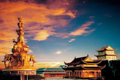 【成都5天4晚自由行】4晚酒店＋峨眉山门票＋往返机票