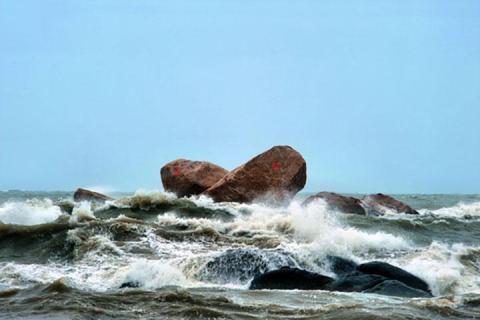 【海南自由行*三亚湾假日】海南双飞4天晚机＋3晚酒店住宿